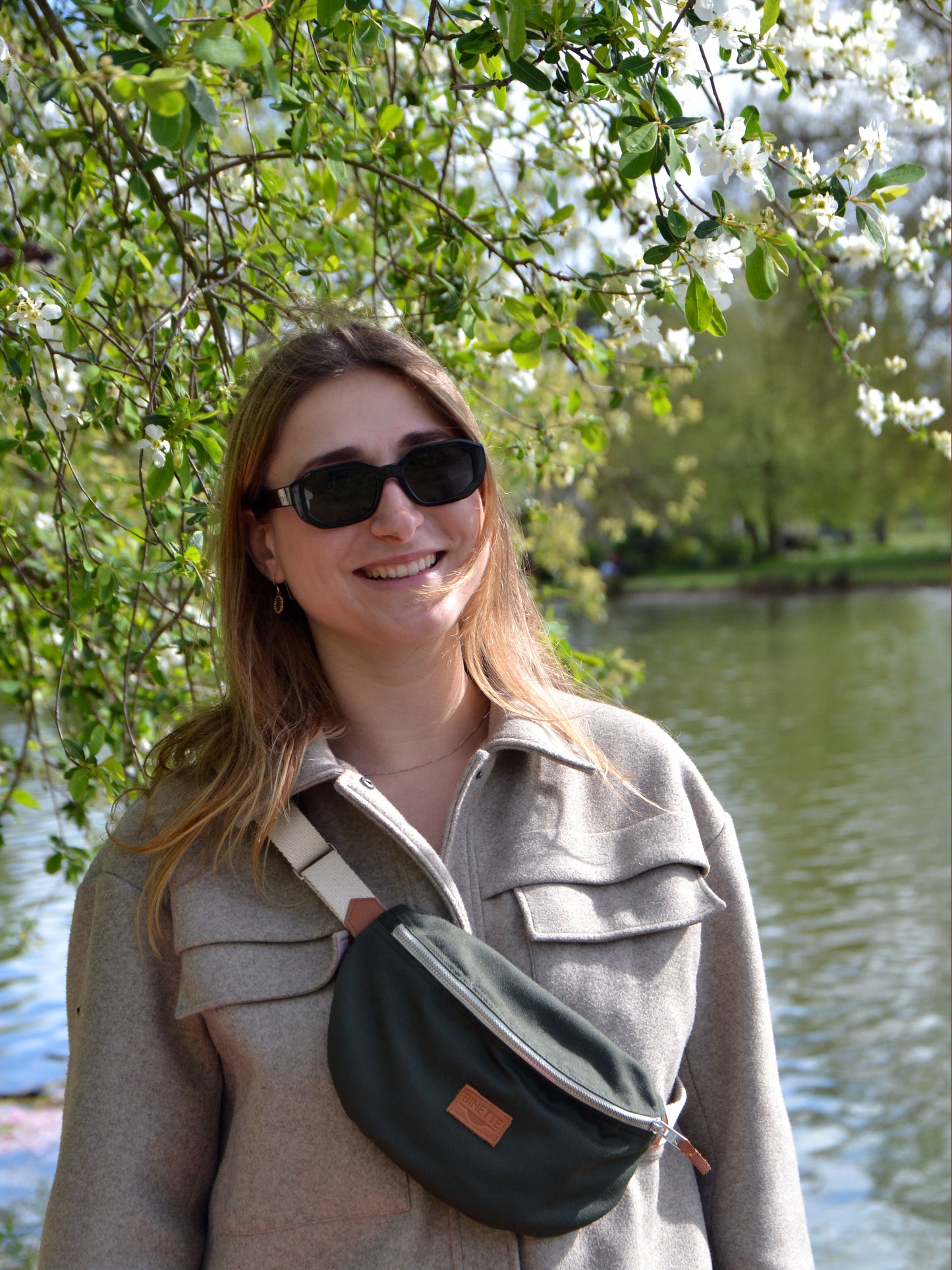 Pack Olive: Sac banane et étuis à lunette vert kaki