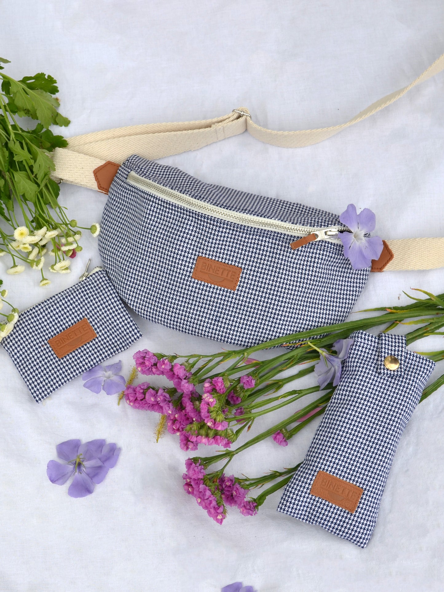 Pack Iris: le sac banane, l'étuis à lunette et le porte monnaie en pied de poule
