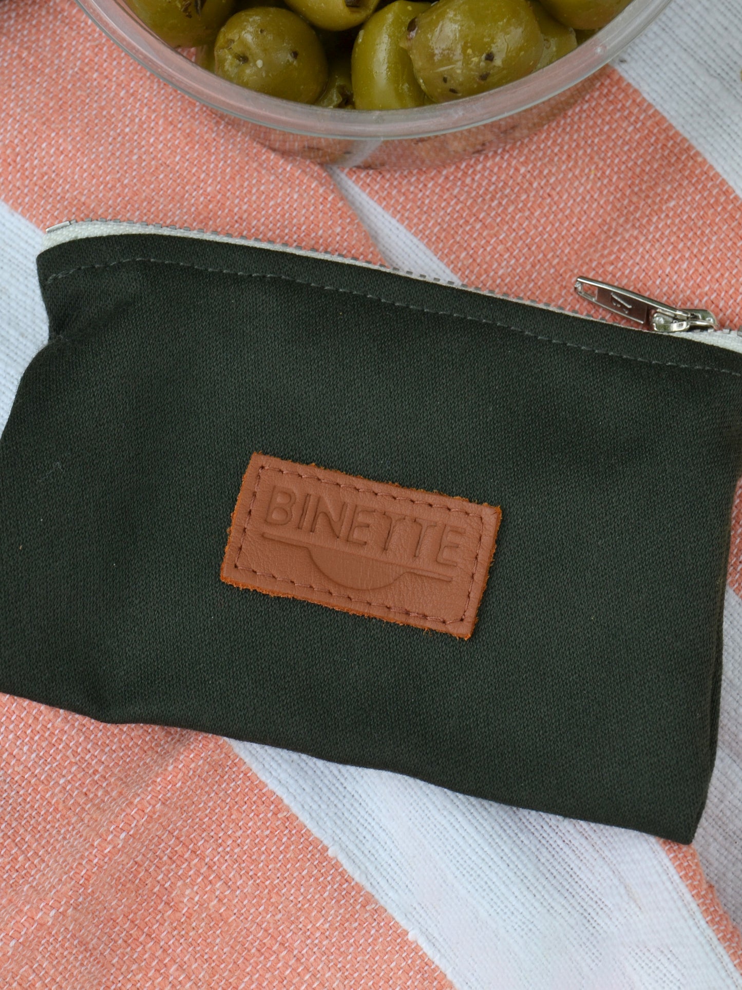 Pochette écoresponsable verte faite par une marque française