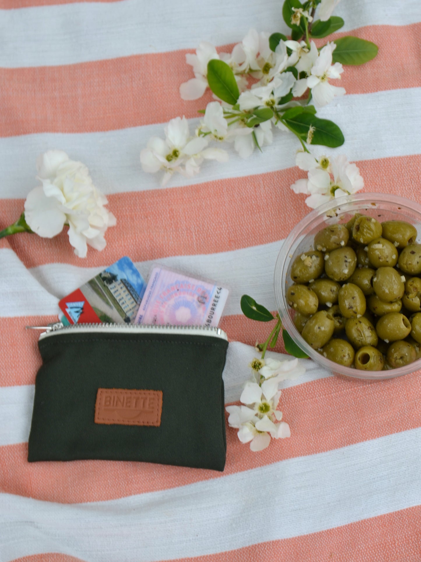 Pochette écoresponsable verte faite par une marque française