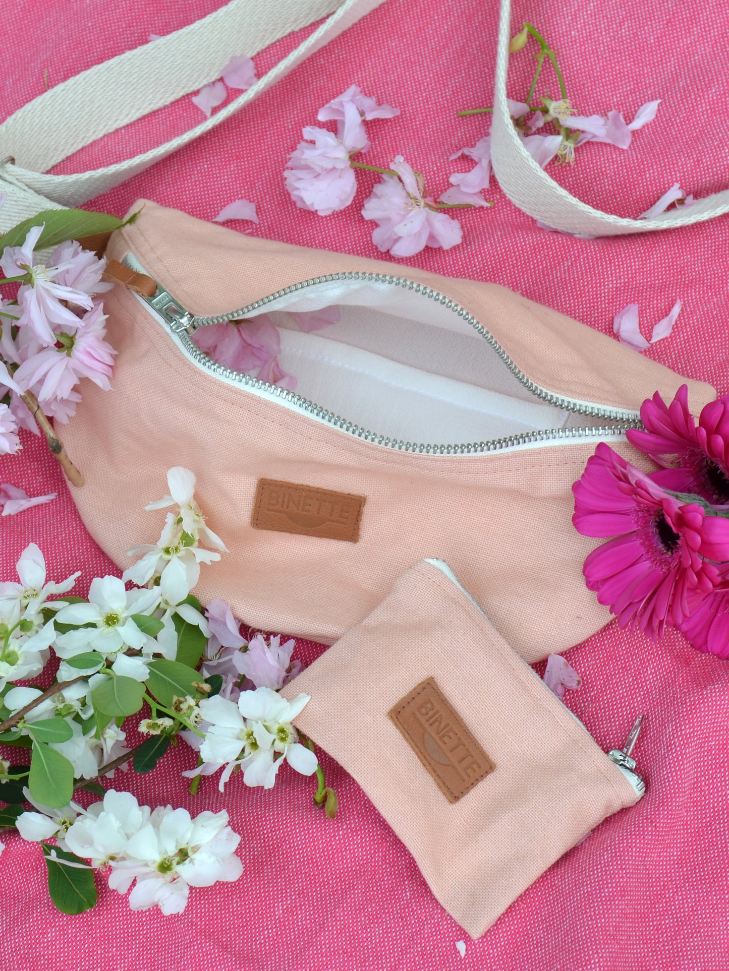 Sac banane Binette et pochette écoresponsables roses faits par une marque française
