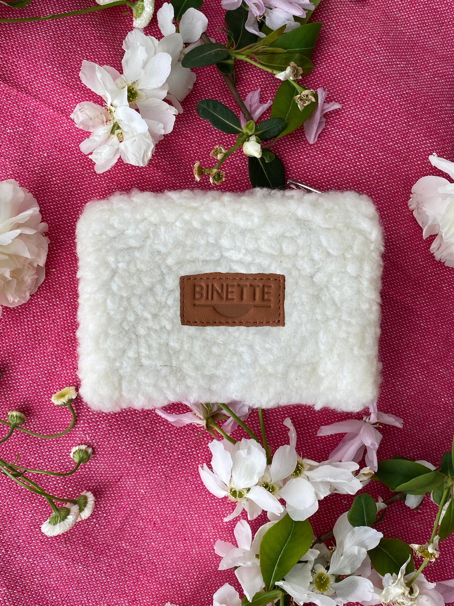 Pochette écoresponsable blanche motif boule de neige faite par une marque française