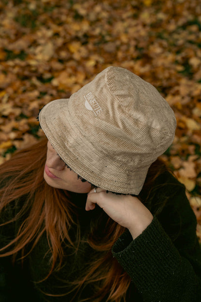 Bob réversible Binette Moumoute noir/Velours côtelés beige 🐑