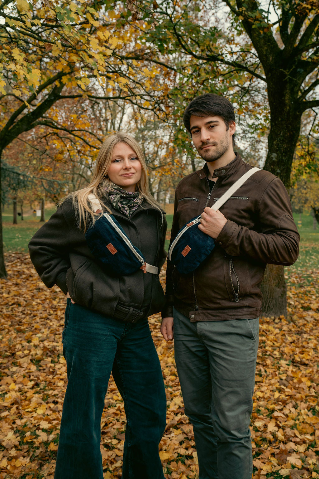 Sac banane Binette Londres - velours côtelé bleu