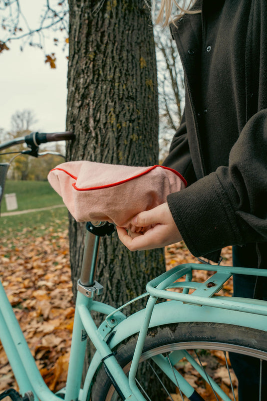 Charlotte de selle de vélo rose coeur ❣️