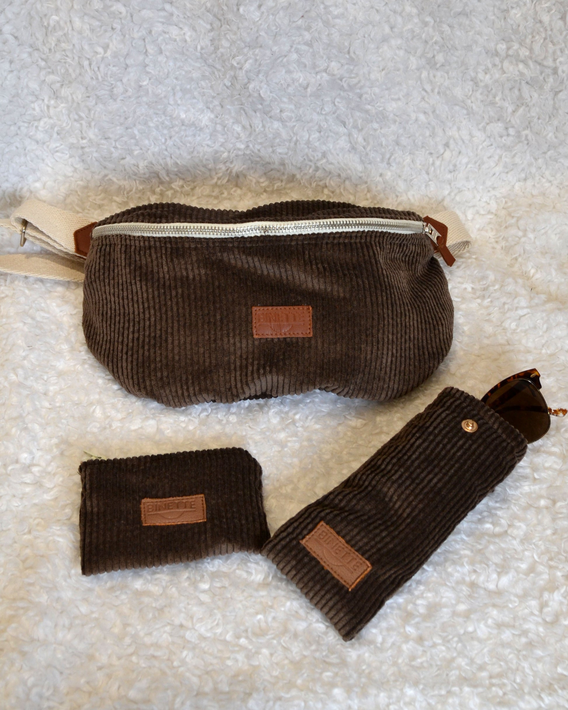 Pack velours côtelé marron chocolat banane Binette étui à lunette porte-monnaie 